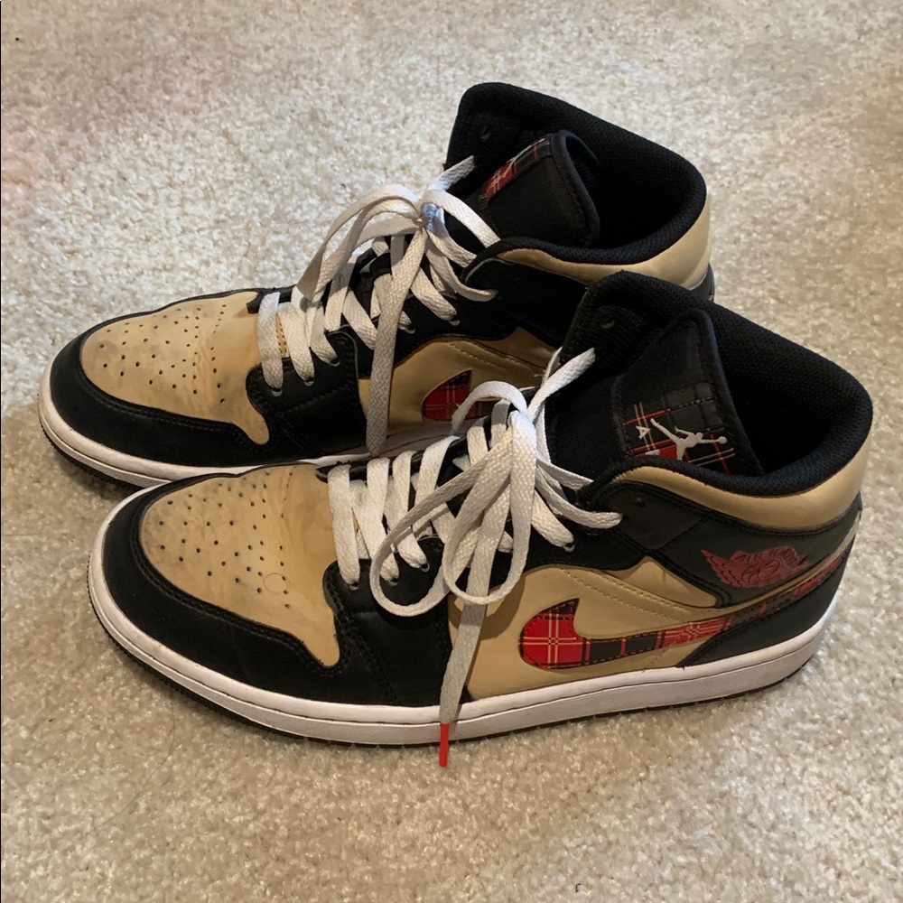 Nike Black and Tan Sneakers with Plaid Accents